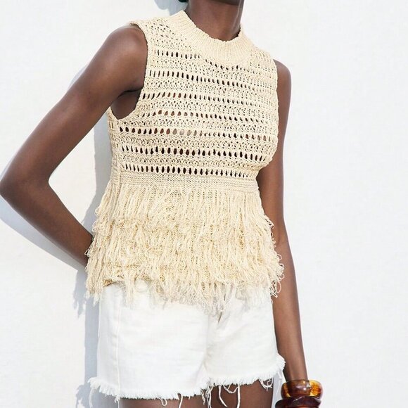 Apricot Casual Women's Sleeveless Crew Neck Fringed Top - Picture 4 of 6